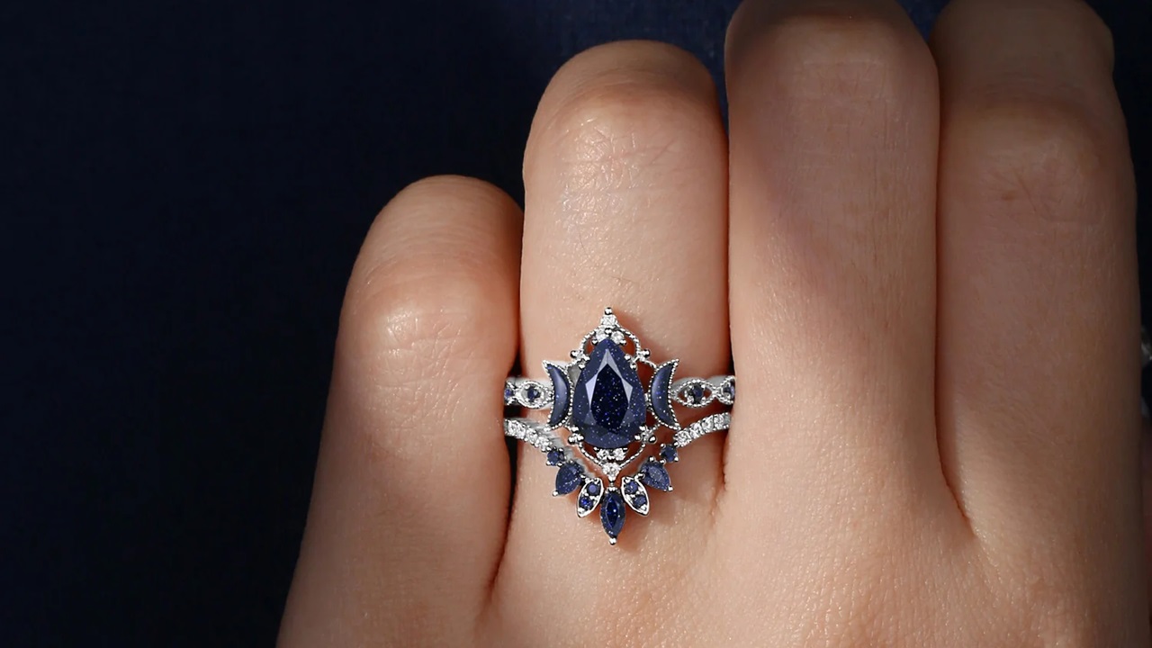 Crescent Moon Rings: A Symbol of New Beginnings and Everlasting Love